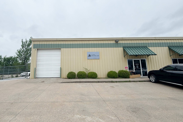 1531-N-COMMERCIAL-RD